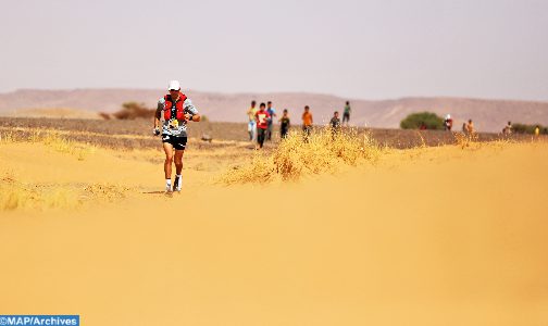 ماراطون الرمال.. المغربيان محمد المرابطي (ذكورا) وعزيزة الراجي (إناثا) يفوزان بالمرحلة الثانية