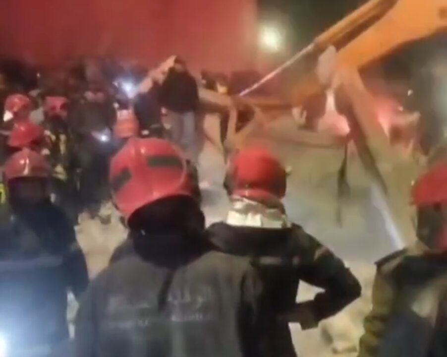 فاس…الوقاية المدنية تسارع الزمن لإخراج الضحايا من تحت الأنقاظ