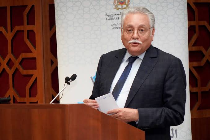 نبيل بنعبد الله يتعهد بمراجعة سن الولوج إلى مهنة التعليم